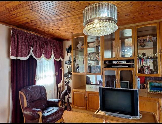 4 BEDROOM HOUSE FOR SALE IN CRAIGIEBURN